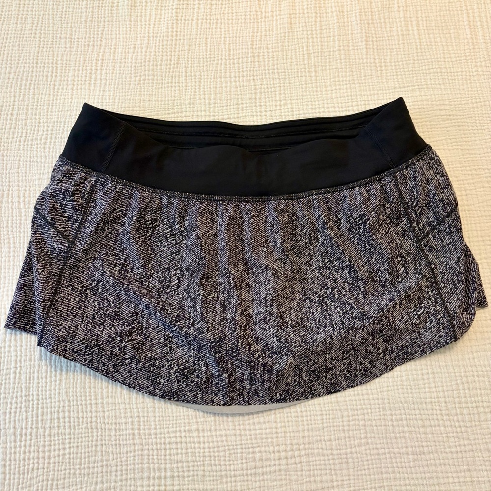Lululemon Black & White Pattern Skort Skirt with Shorts Sz 10